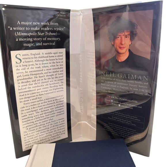 The Ocean At The End Of The Lane Hardcover Book Neil Gaiman Signed First Edition - Picture 2 of 16